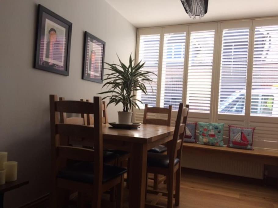River Road, Littlehampton, Executive Apartment Eksteriør billede